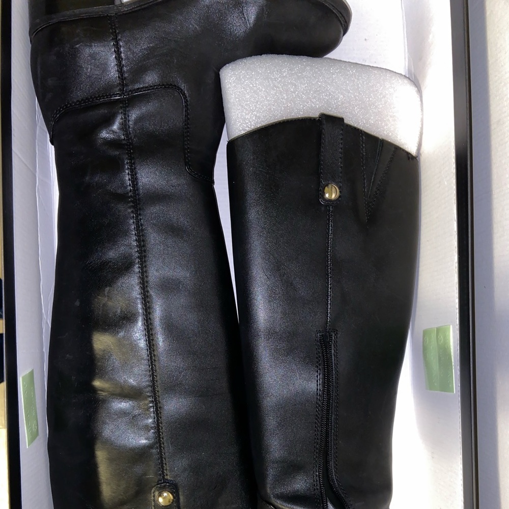 Knee boots